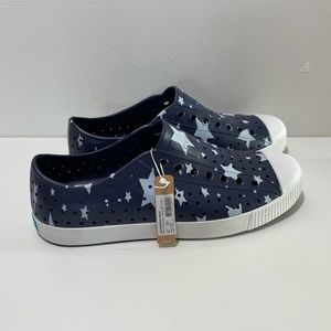 Native Shoes Jefferson Print Regatta Blue Shell White Multi Stars, Navy, Size 10